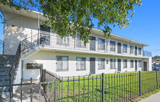 11226 S. Figueroa St.