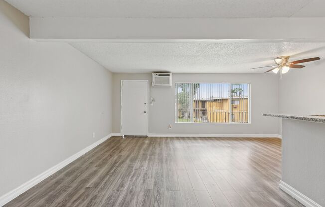1 bed, 1 bath, 700 sqft, $2,380, Unit P04