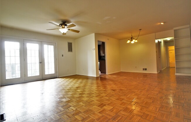 2 beds, 1.5 baths, $1,900, Unit Unit #3C