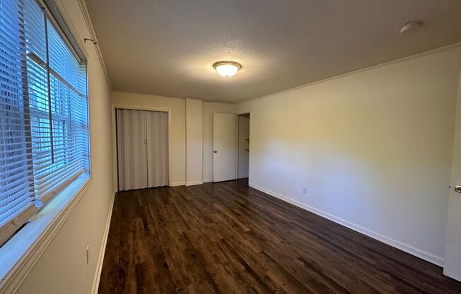 1 bed, 1 bath, $650, Unit 2 - 1