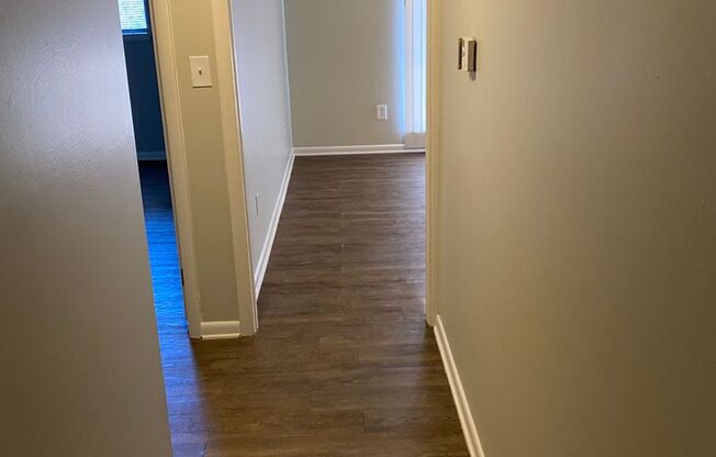 2 beds, 1 bath, 728 sqft, $750, Unit D4