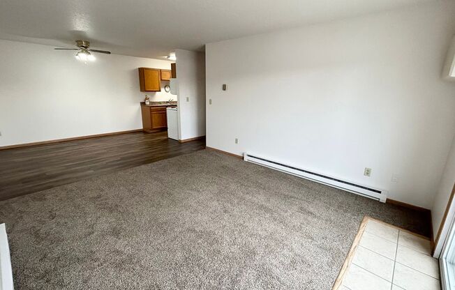 2 beds, 1 bath, 840 sqft, $860, Unit 2542-303