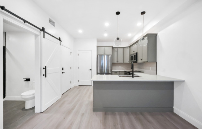 126 ADELAIDE AVE