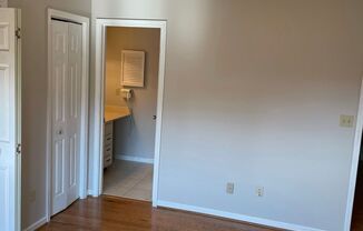 3 beds, 2 baths, $2,200, Unit 132 Kyfields