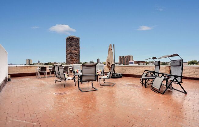 1 bed, 1 bath, $2,200, Unit 5D