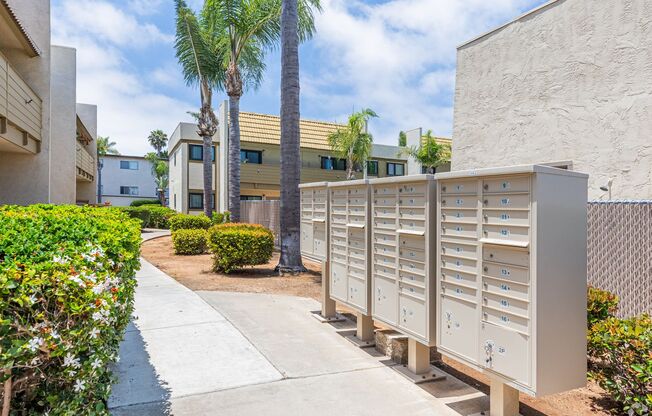 1 bed, 1 bath, 640 sqft, $1,950, Unit 1465 - J