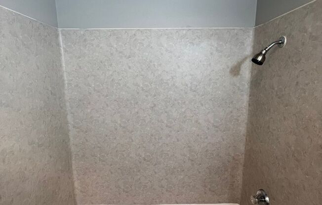 2 beds, 1 bath, 780 sqft, $1,450, Unit 603