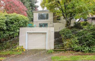 616 SW Moss St Portland, OR 97219