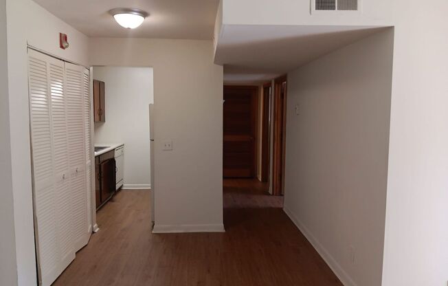 2 beds, 1 bath, 950 sqft, $1,085, Unit K19 Manor
