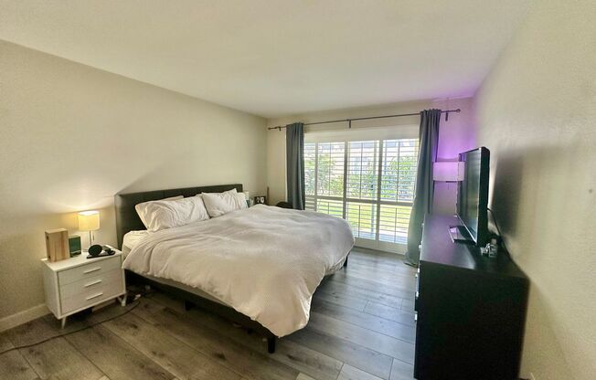 3 Bedroom Townhome near USD!! Parking + Laundry Included!!