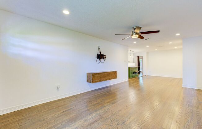 Charming 3–4 Bedroom Heights Home with Backyard Oasis!