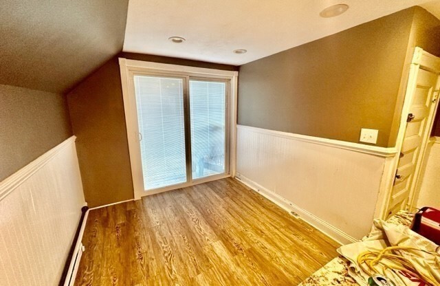 1 bed, 1 bath, $2,000, Unit 3