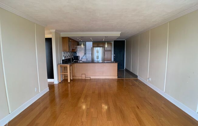 2 beds, 1 bath, $2,200