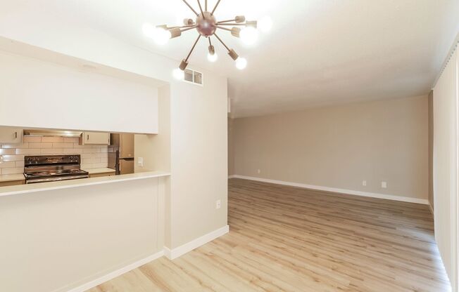 Studio, 1 bath, 506 sqft, $925, Unit 6200-304