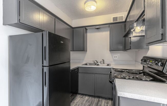 1 bed, 1 bath, $695, Unit 2505-E