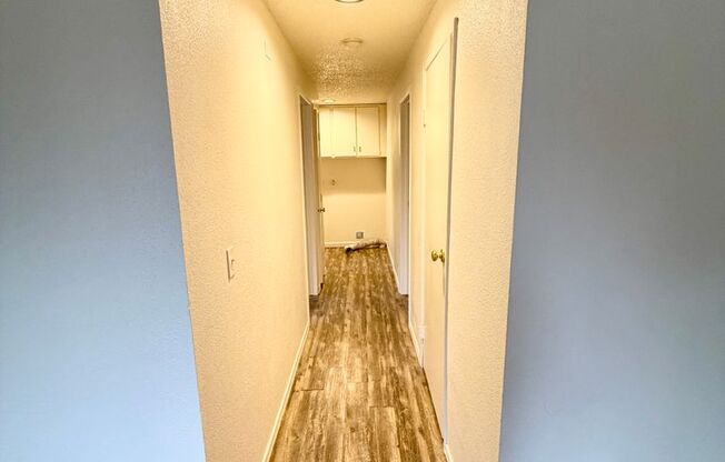 2 BEDROOM, 1 BATH DUPLEX WITH GARAGE!