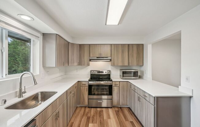 3 beds, 2 baths, 1,261 sqft, $2,249, Unit I-48