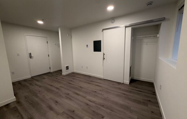 Studio, 1 bath, 258 sqft, $1,025, Unit B03