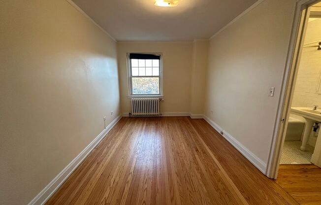 1 bed, 1 bath, 617 sqft, $1,850, Unit Wellington 902