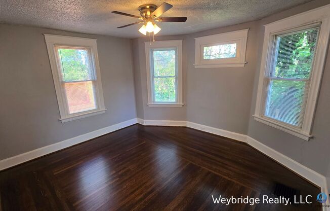 3-Bed 1 Bath House located in a cul-de-sac in Avondale