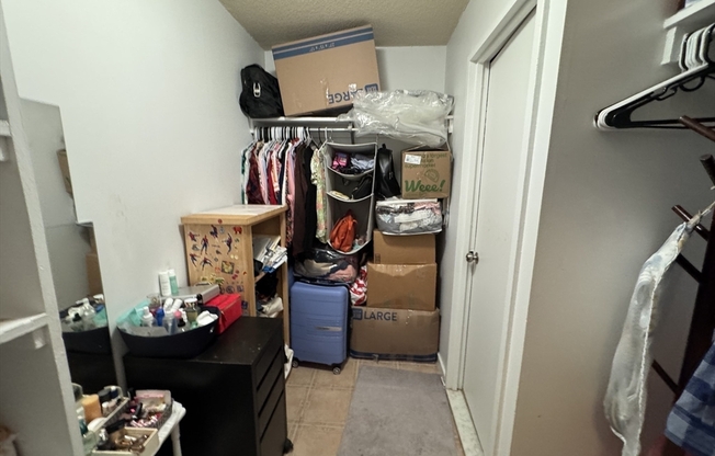 Studio, 1 bath, 500 sqft, $2,400, Unit 208