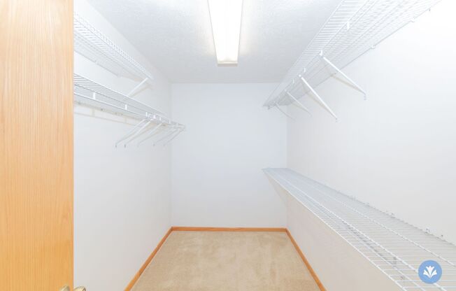 2 beds, 2 baths, 1,292 sqft, $1,599, Unit AL-31