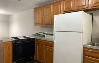 1 bed, 1 bath, $925, Unit B