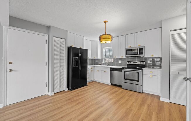 Orlando - 2 Bedroom, 1 Bathroom - $1995.00