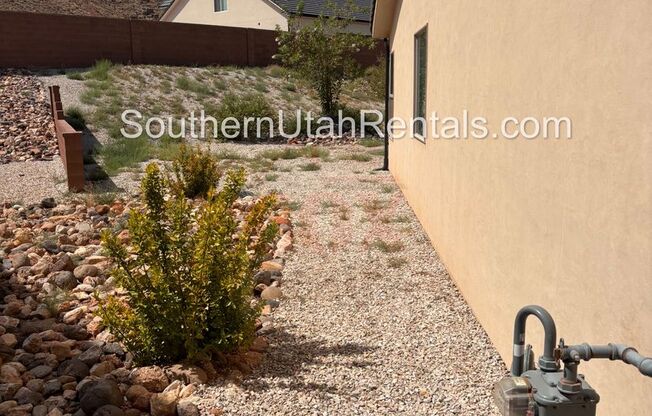 Wonderful 4 bed / 2.5 bath in Desert Canyons AVAILABLE NOW!!!