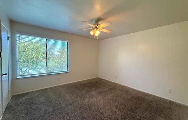 900 W. Village Ln