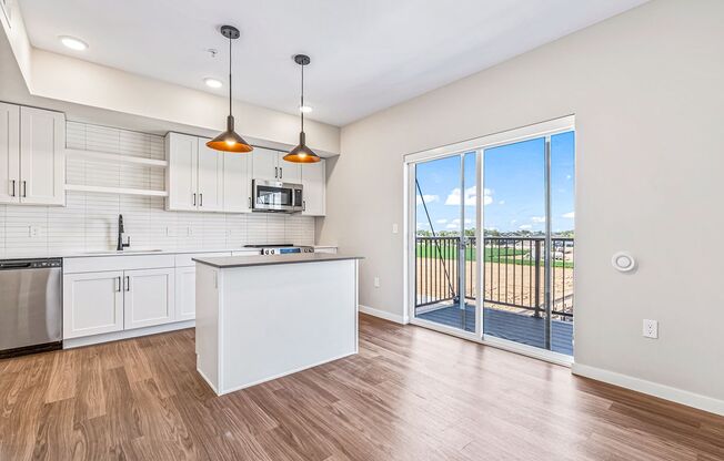 Studio, 1 bath, 542 sqft, $1,465, Unit 3-203