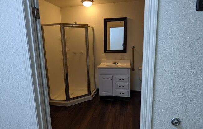 1 bed, 1 bath, 700 sqft, $1,375, Unit #13