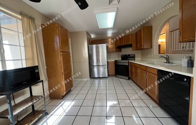 **COMING SOON** BEAUTIFUL 4 BEDROOM 3 BATHROOM HOME IN PHOENIX