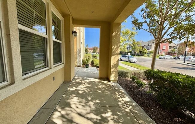 Oxnard | Riverpark | 4 Bed + 3.5 Bath | 3005 Moonlight