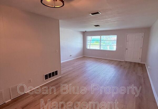 13822 BREWSTER DR