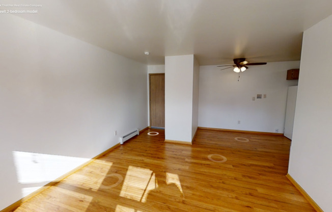 2 beds, 1 bath, $985, Unit 215-10