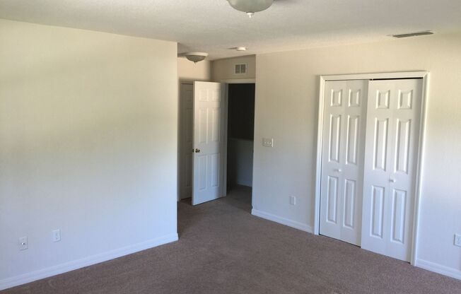 3 beds, 3 baths, 2,000 sqft, $1,800, Unit B