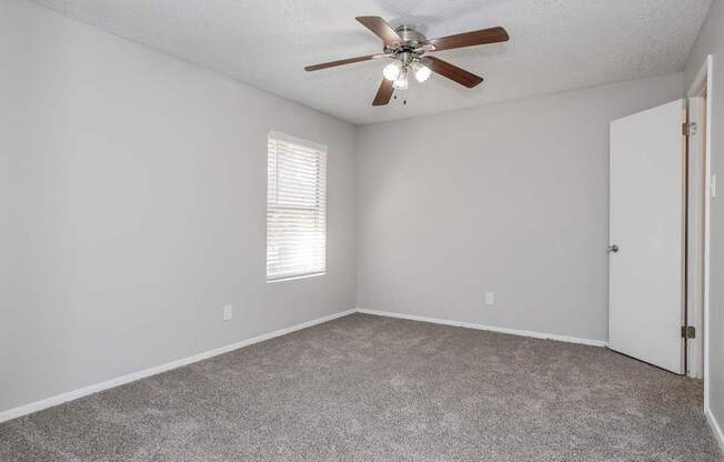 Oak Tree Village Bedroom  (3 Bedroom)