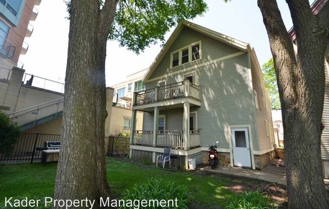 325 W Wilson