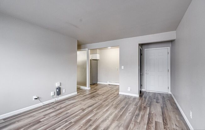 2 beds, 1 bath, 725 sqft, $1,099, Unit 1645-11