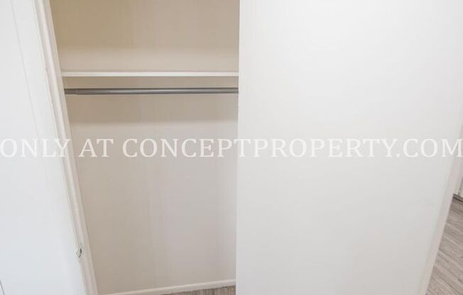 2 beds, 1 bath, 930 sqft, $1,275, Unit 37