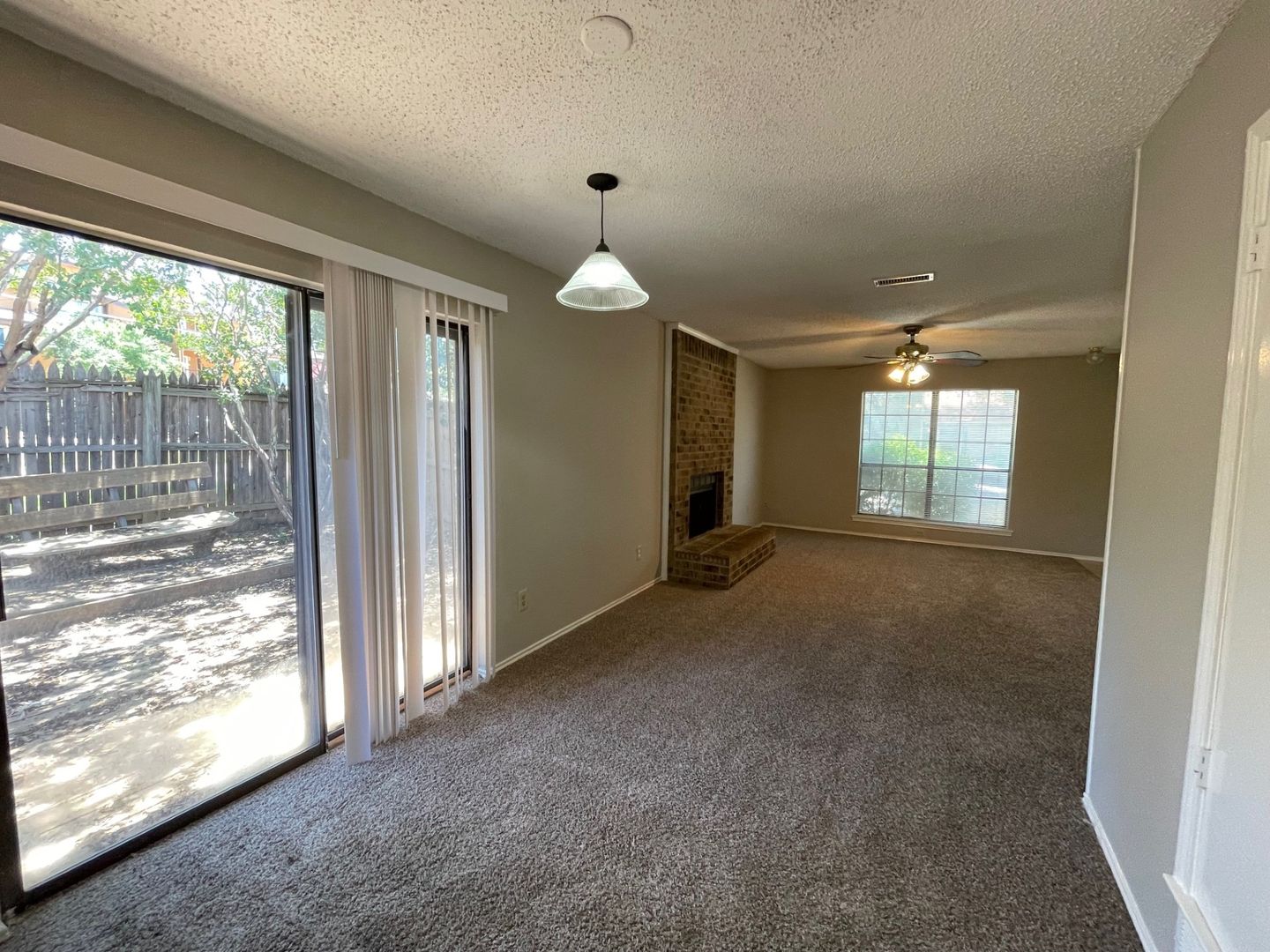 5601 Hearthwood Ct, Arlington TX 76016