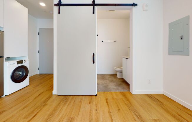 Studio, 1 bath, 264 sqft, $1,195, Unit 409