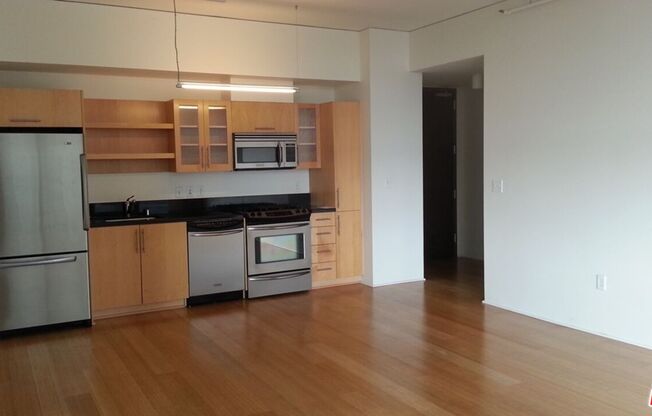 1 bed, 1 bath, 790 sqft, $2,600, Unit 1019