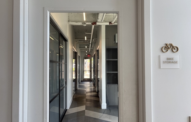 2 beds, 2 baths, 1,024 sqft, $4,000, Unit 725