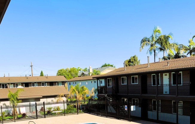 Gorgeous Gated Community to call Home!