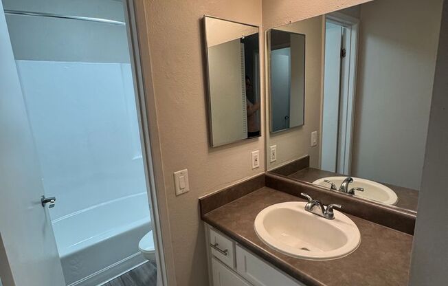 1 bed, 1 bath, 815 sqft, $2,395, Unit 220