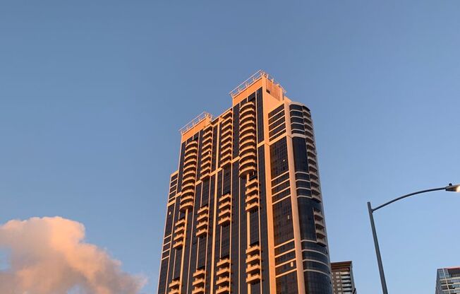 Fully Furnished 1 Bed-1BathPet Friendly Unit in Kaka'ako