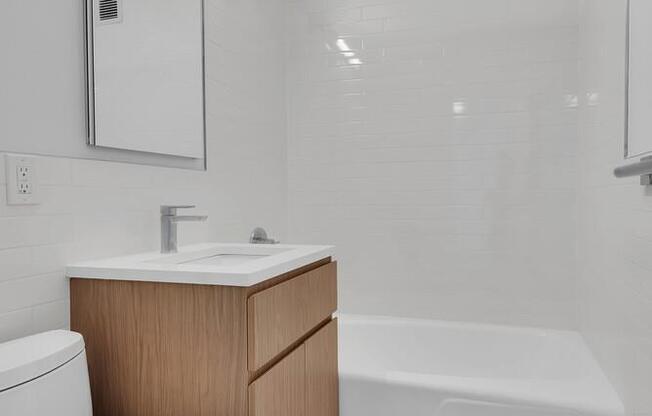 1 bed, 1 bath, $6,450, Unit 8B