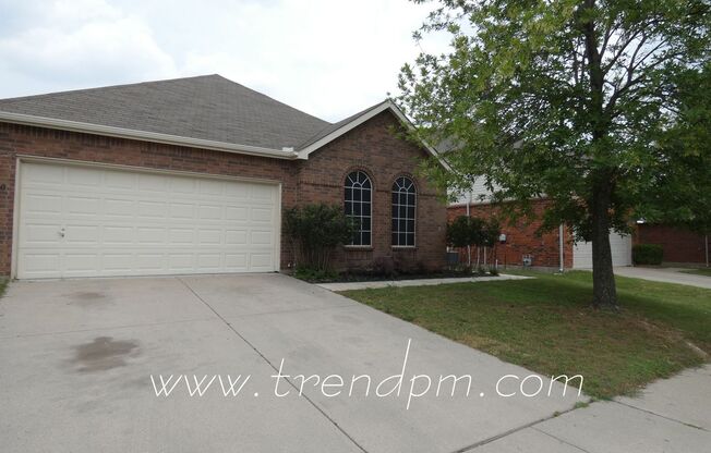 Gorgeous 3/2/2 home in N. Fort Worth w/Keller schools! 9020 Belvedere Drive, FTW 76244